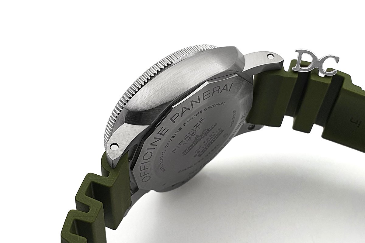 Pam1055 Luminor Submersible 42mm